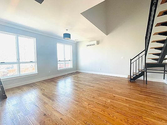 2nd image of 676 E 21st St #6F