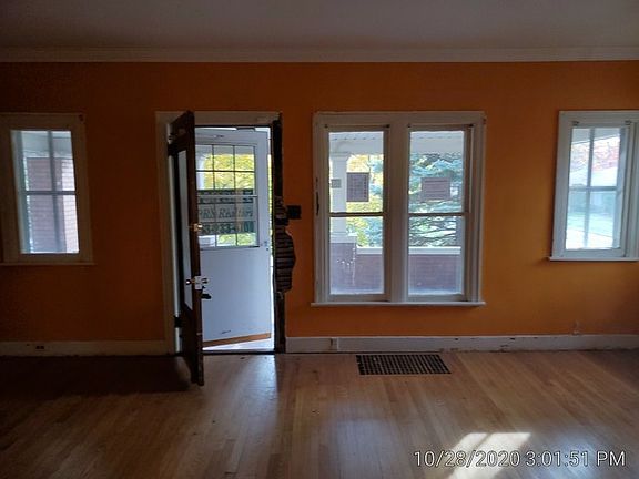 5th image of 12 Waltham St