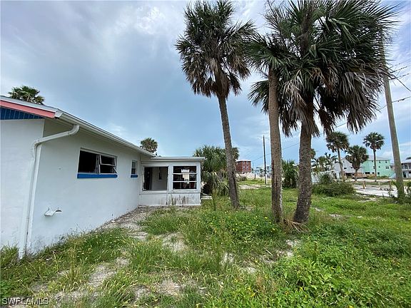 3rd image of 131 Mid Island Dr