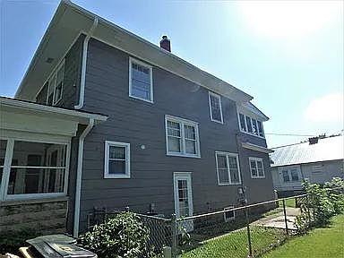 3rd image of 516 S Halliburton St