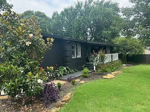 312 Tarrant St — Photo 1