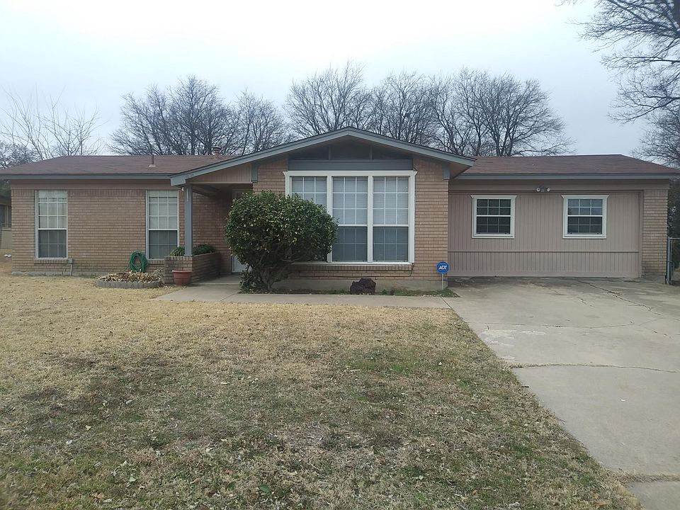 2nd image of 1404 Hazel Leigh Ln