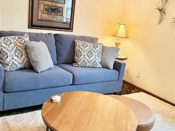 2222 E 8th St APT G, Joplin, MO 64801