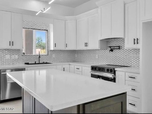 2nd image of 370 Willow Dr