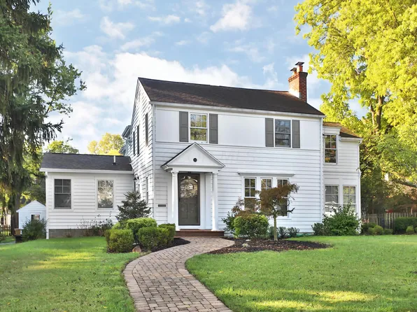 129 E South St, Worthington, OH 43085