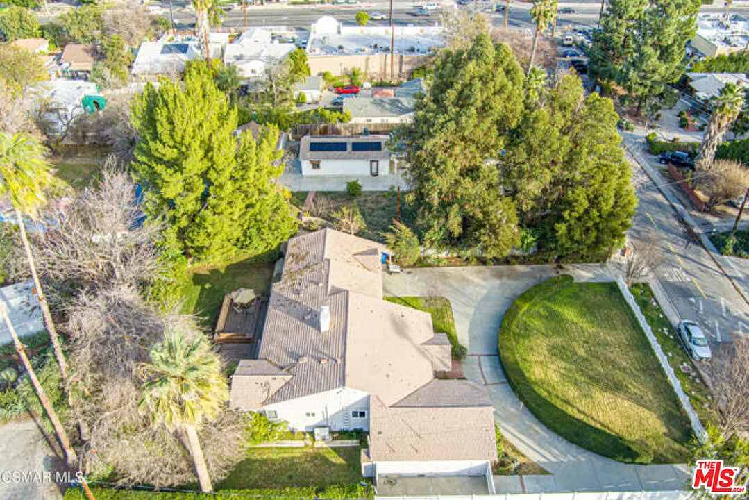 4 bed, 2.5 bath, 2765 sqft, $8,500 — Photo 4