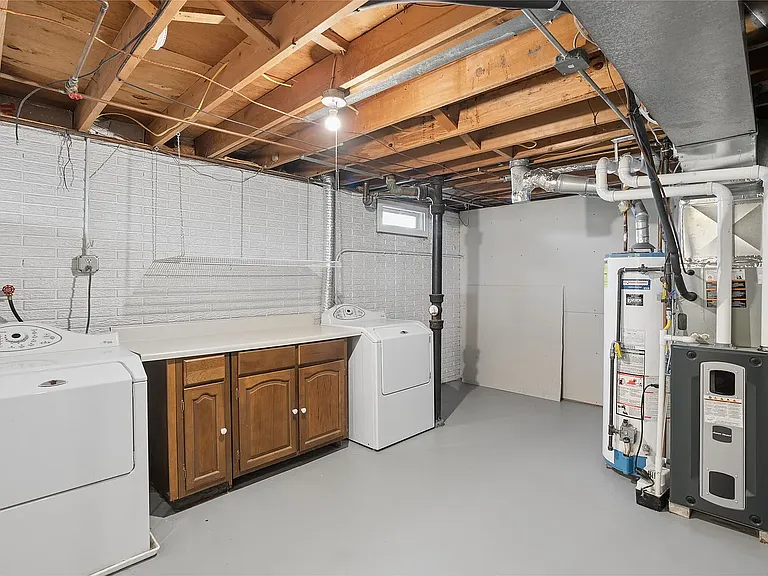 502 NE Trilein Dr — Photo 26
