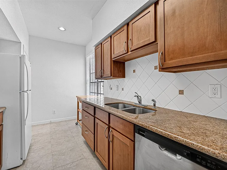 2700 Revere St #112 — Photo 17