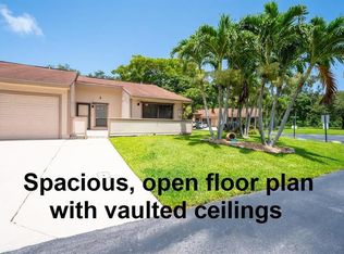 2 Winchmore Ln, Boynton Beach, FL 33426