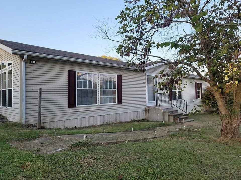 1st image of 402 Bittner St