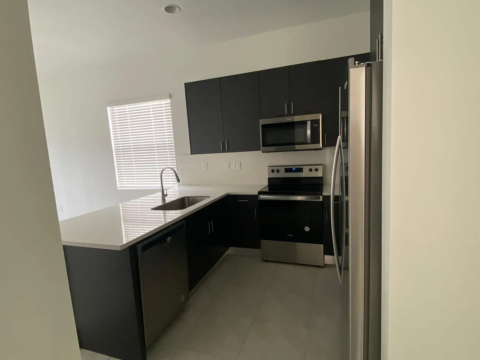 4 bed, 2.5 bath, 2529 sqft, $2,450 — Photo 3