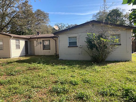 4th image of 870 Candyce Ave
