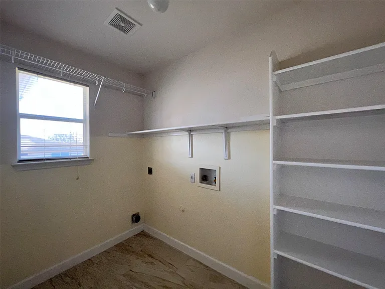 116 Remington Dr — Photo 17