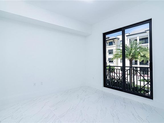 5th image of 1135 3rd St S Unit 318