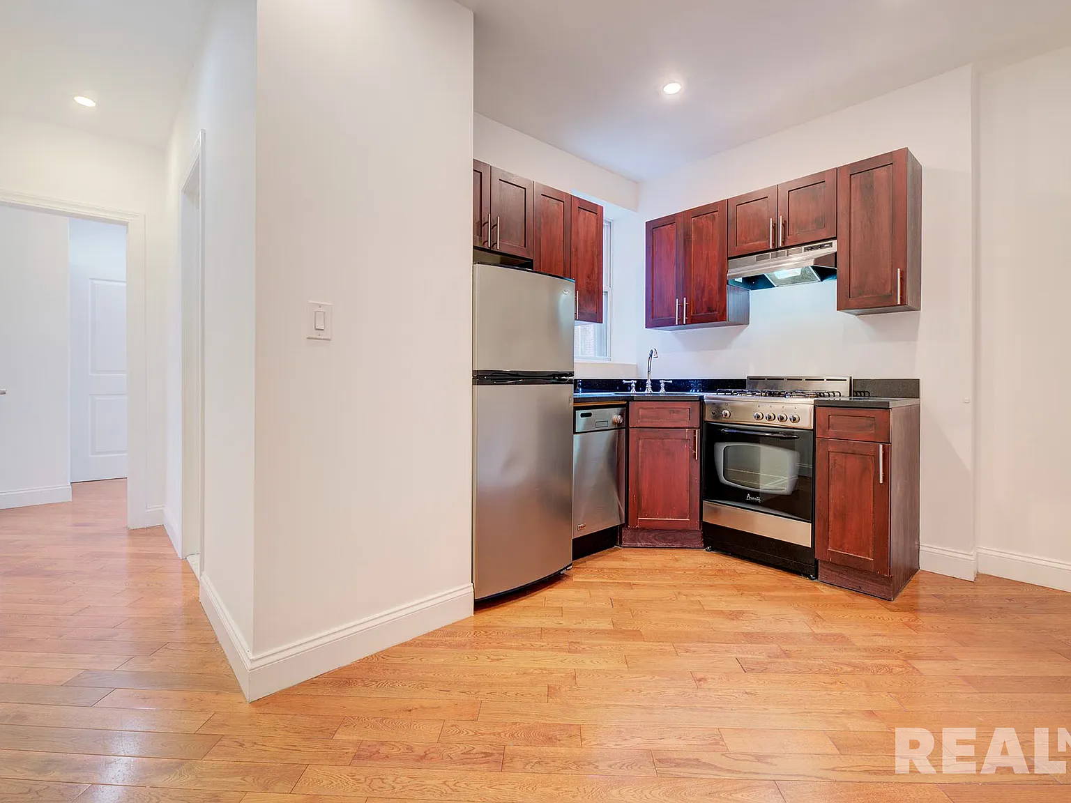 75 Orchard Street — Photo 4