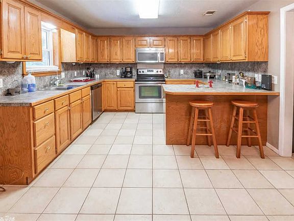 2nd image of 103 Leopard Dr