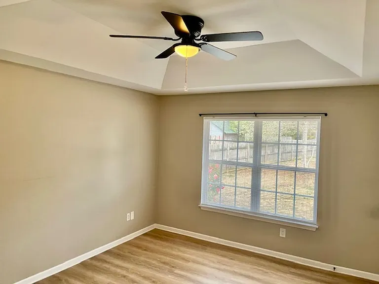 703 Elliott Dr NW — Photo 9