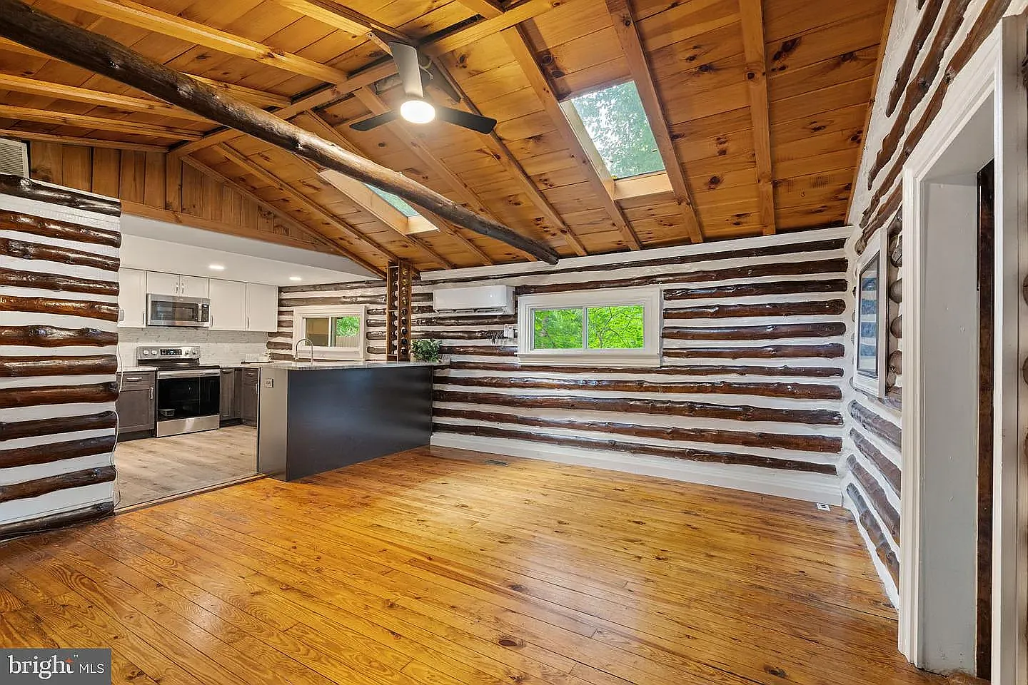 2 bed, 1547 sqft, $2,200 — Photo 3