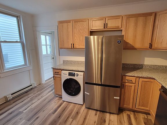 3rd image of 74 Blocker St