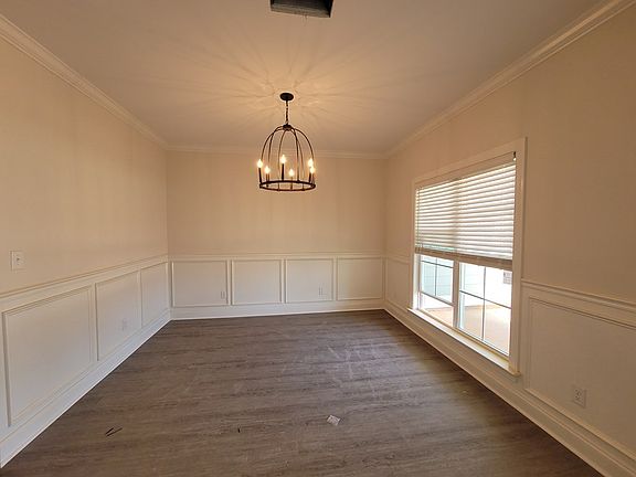 4th image of 208-32 Hollister Dr