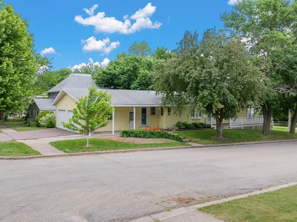 121 W Rowena St, Ivanhoe, MN 56142