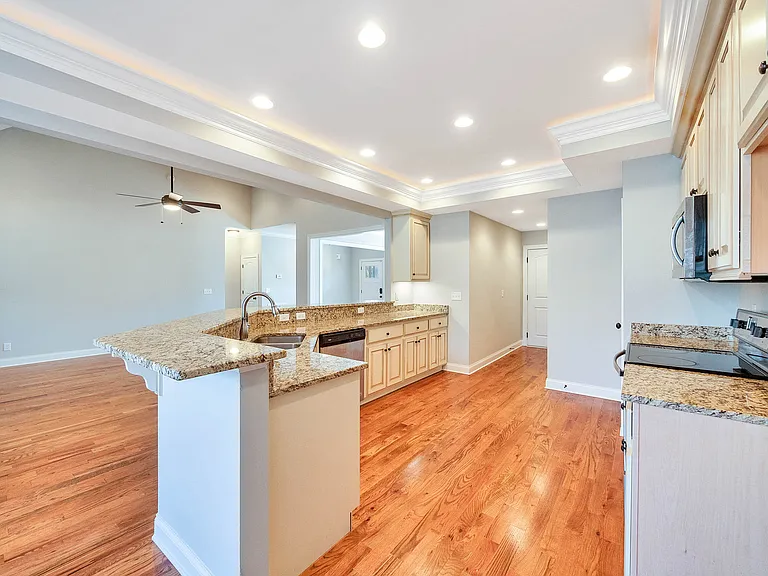8052 Burgundy Cir — Photo 11