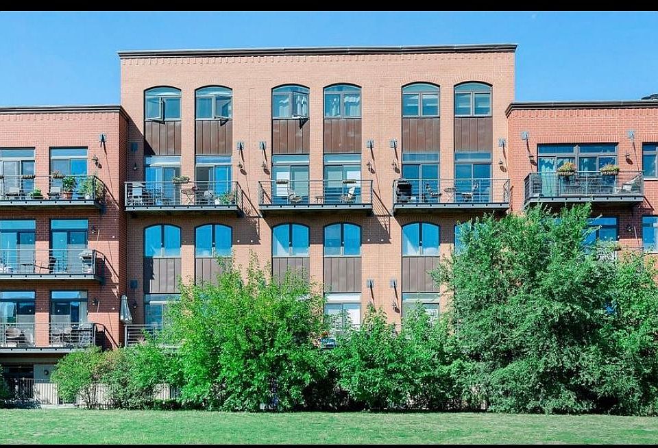 1st image of 1830 N Winchester Ave APT 201