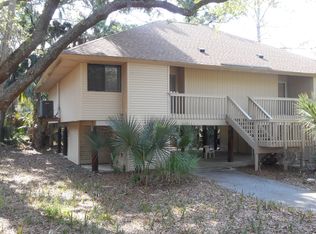 824 Club Cottage Rd, Edisto Island, SC 29438
