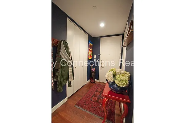 Rented by City Connections Realty | media 17