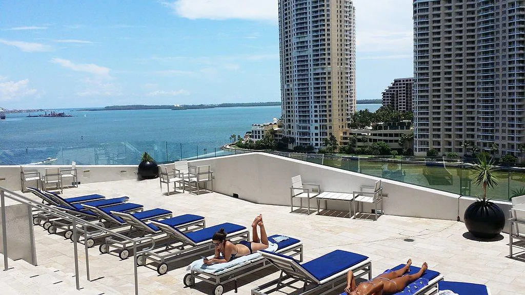 1 bed, 846 sqft, $2,990 — Photo 3