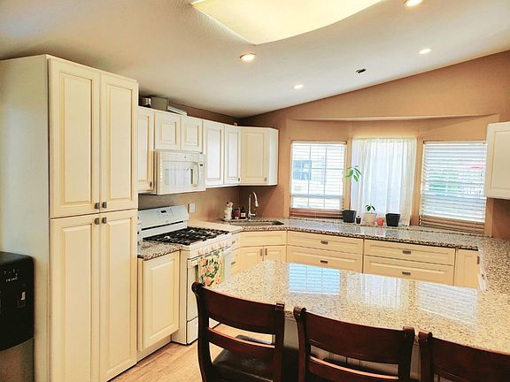 5th image of 510 Saddlebrook Dr #353