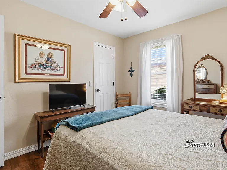 1215 Amherst St — Photo 22
