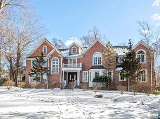 12 Stone Ledge Rd, Upper Saddle River, NJ 07458