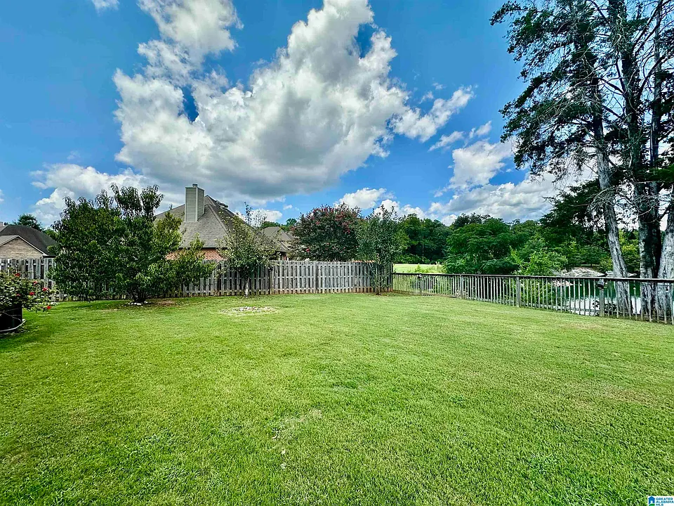 277 Creekside Ln