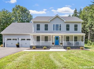 440 Hillfield Rd, Hamden, CT 06518