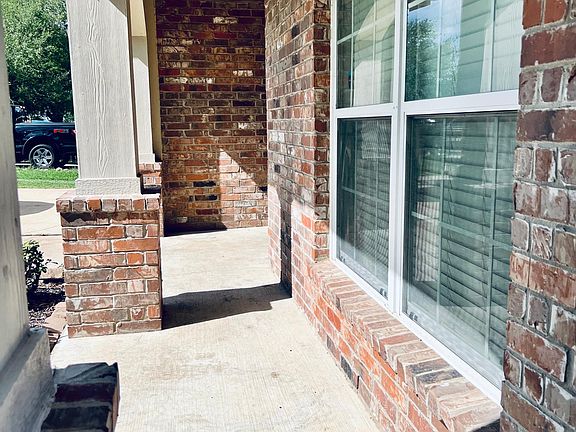 3rd image of 224 Poplarwood Dr