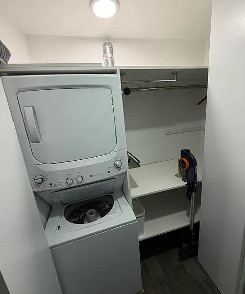 300 N State St #4326 — Photo 18