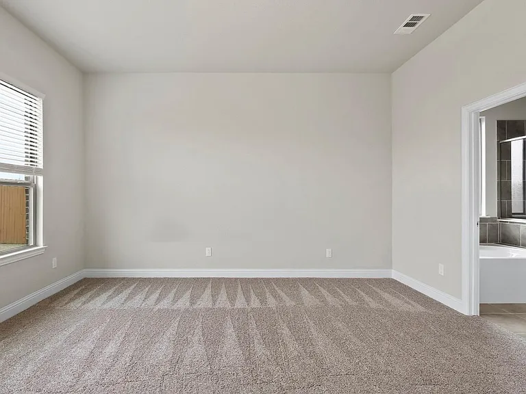1316 Hudson Ln — Photo 13