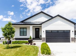 2415 E Morning Glory Way #423, Eagle Mountain, UT 84005