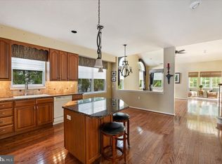 9 Clancy Ct, Marlton, NJ 08053
