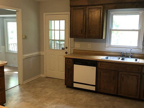 5th image of 1001 Jordan Narron Rd