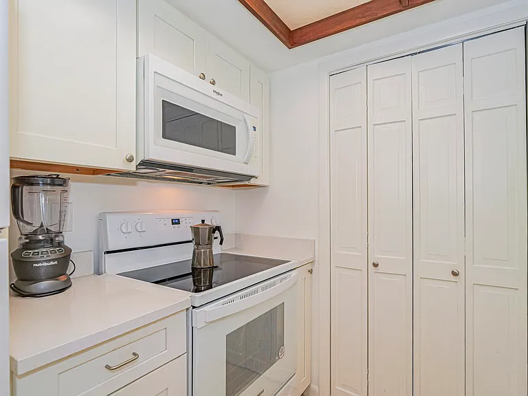 1057 6th Ave #B7 — Photo 19
