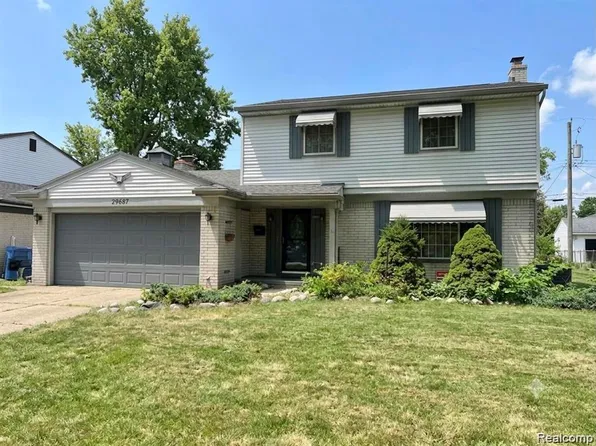 29687 Boewe Dr, Warren, MI 48092