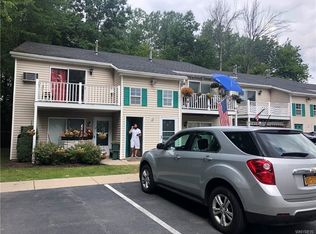 12B Sunmist Sq, Amherst, NY 14228