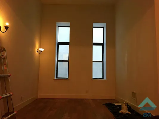 Rented by EXR | media 52