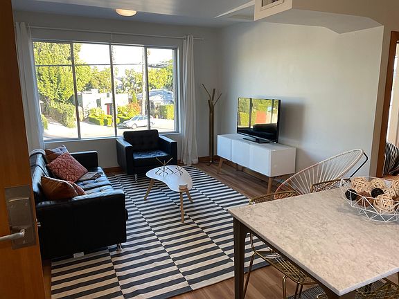 2nd image of 511 N San Vicente Blvd