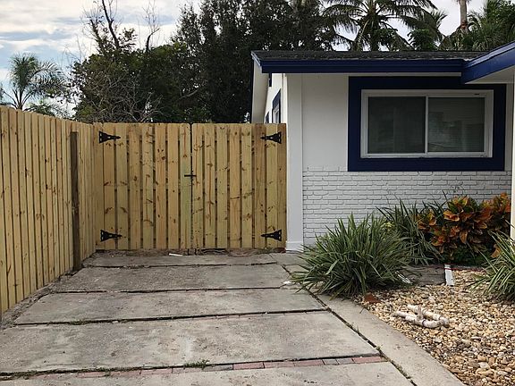 3rd image of 190 Antigua Dr
