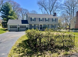 418 Crestwood Rd, Fairfield, CT 06824