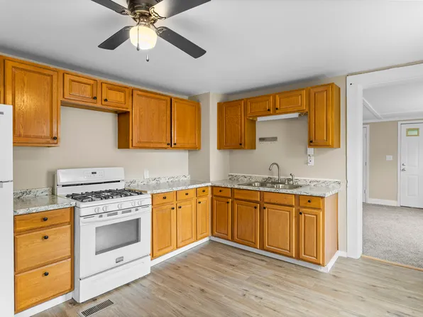 113 Barlow St APT 1, Canastota, NY 13032