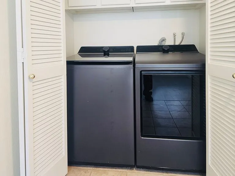 2275 Hawthorne Pl — Photo 29
